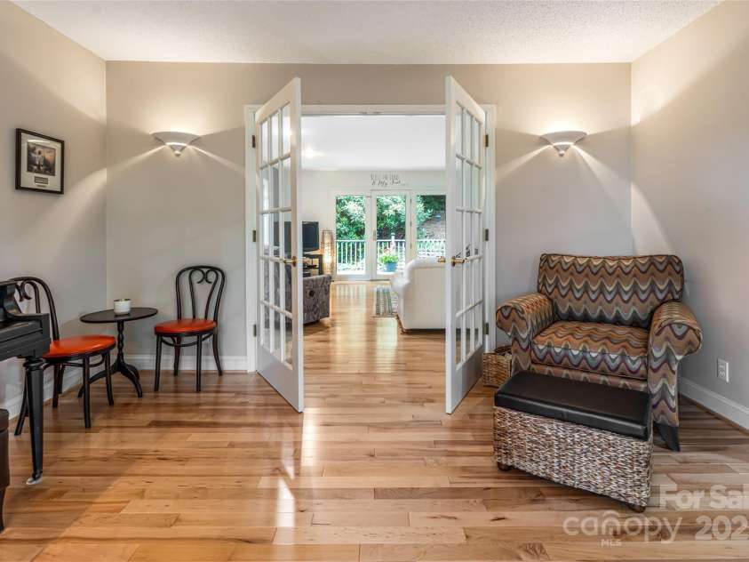 25 Weston Heights Drive, Asheville, NC 28803.  MLS# CAR4285922, YatesRealty ID 32421. Canadian maple hardwood floors throughout