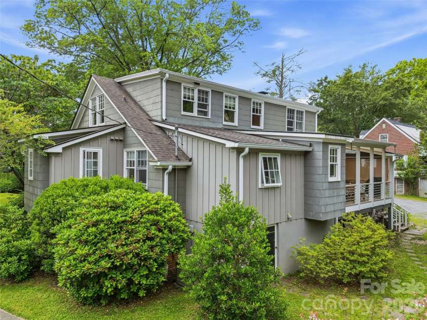 153 Franklin Street, Brevard, NC 28712.  MLS# CAR4390873, YatesRealty ID 32422. 