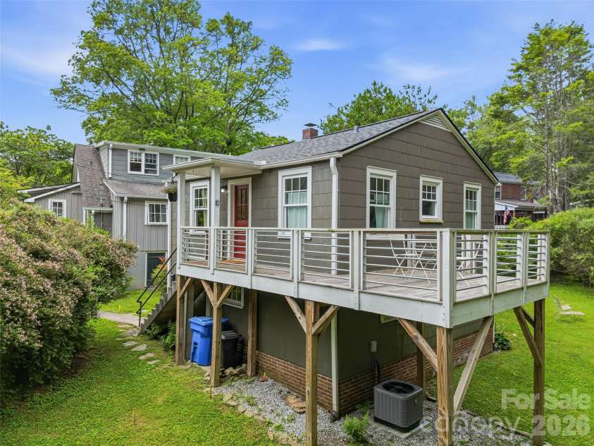 153 Franklin Street, Brevard, NC 28712.  MLS# CAR4390873, YatesRealty ID 32422. 