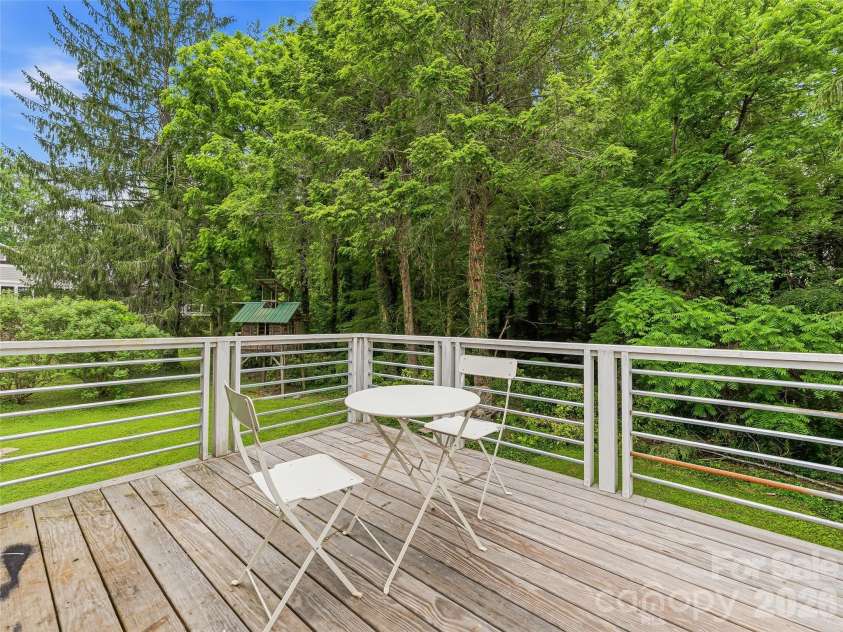 153 Franklin Street, Brevard, NC 28712.  MLS# CAR4390873, YatesRealty ID 32422. 