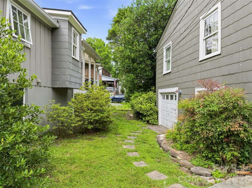 153 Franklin Street, Brevard, NC 28712.  MLS# CAR4390873, YatesRealty ID 32422. 