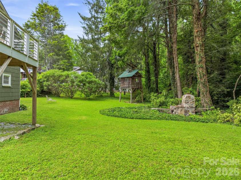 153 Franklin Street, Brevard, NC 28712.  MLS# CAR4390873, YatesRealty ID 32422. 