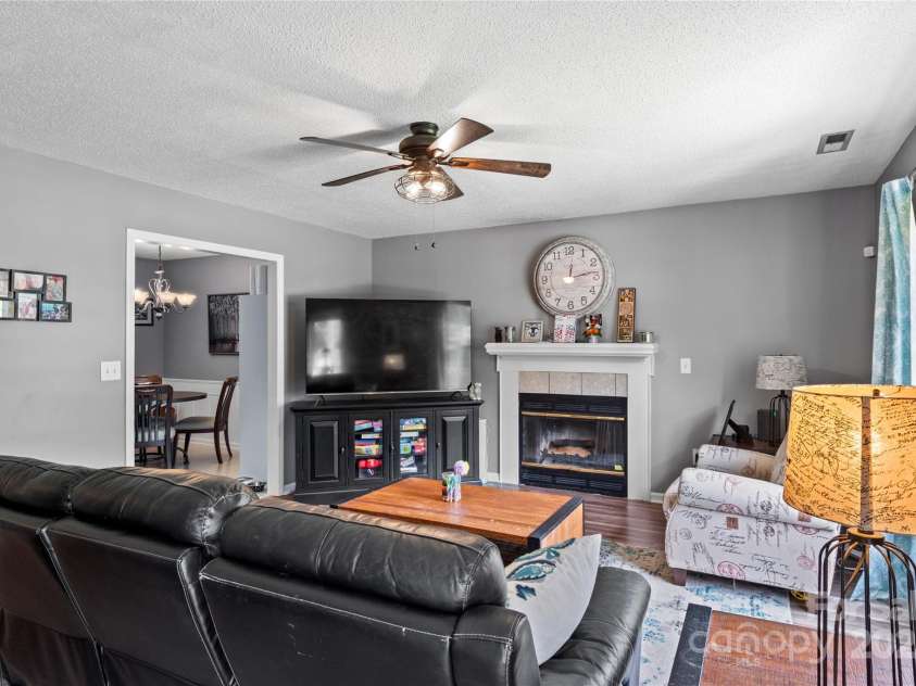 5027 Heidelbury Court, Winston Salem, NC 27106.  MLS# CAR4287371, YatesRealty ID 32423. 