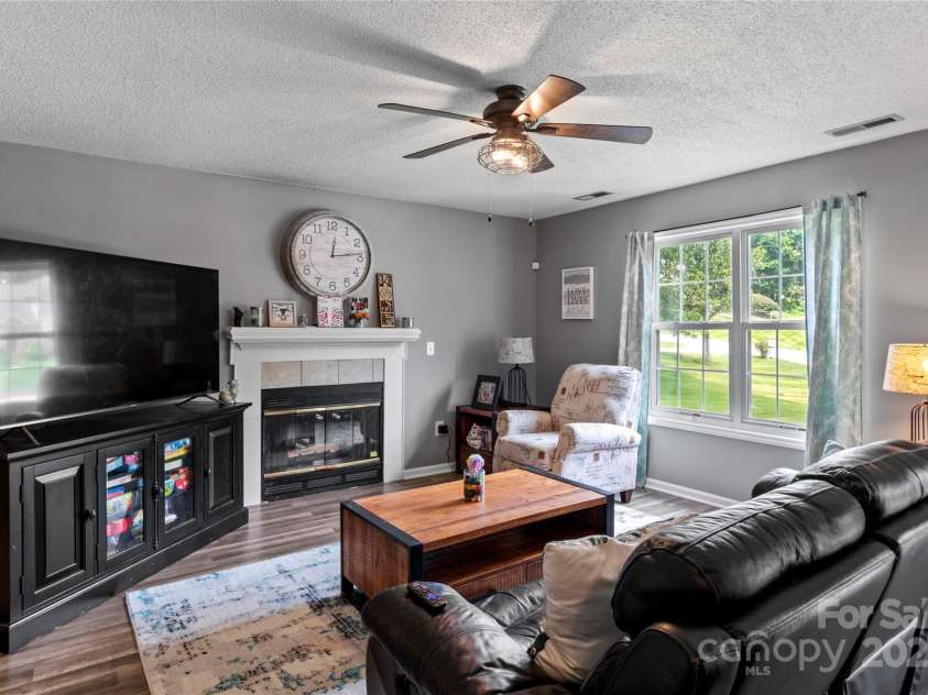 5027 Heidelbury Court, Winston Salem, NC 27106.  MLS# CAR4287371, YatesRealty ID 32423. 