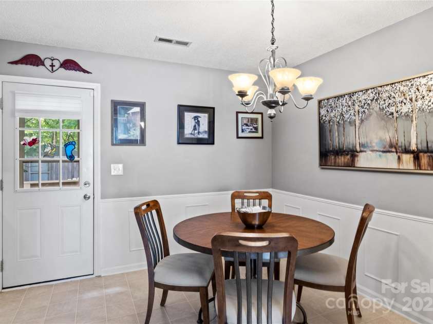 5027 Heidelbury Court, Winston Salem, NC 27106.  MLS# CAR4287371, YatesRealty ID 32423. 