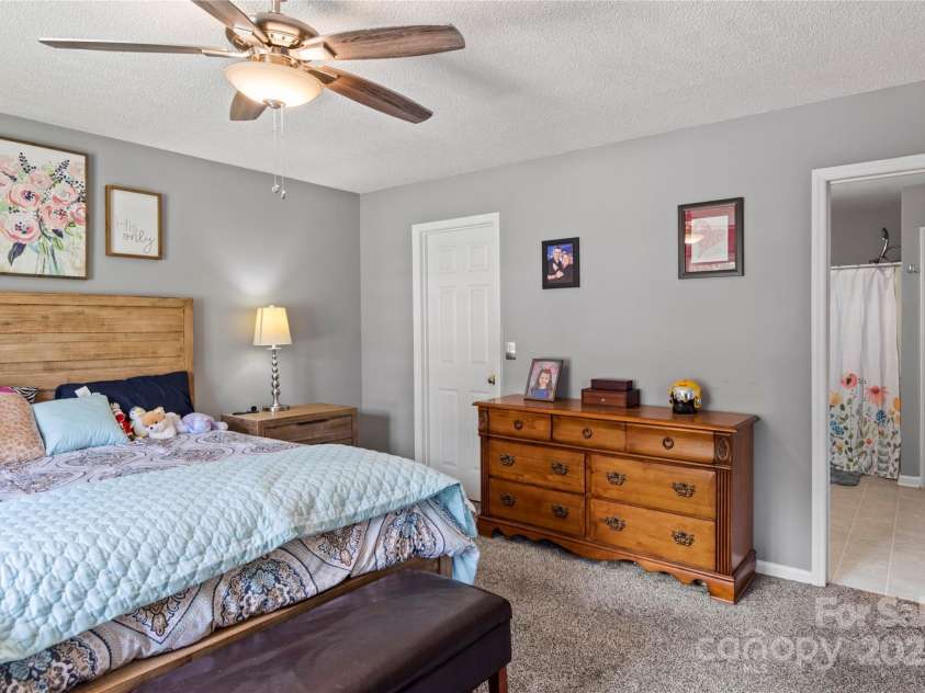 5027 Heidelbury Court, Winston Salem, NC 27106.  MLS# CAR4287371, YatesRealty ID 32423. 