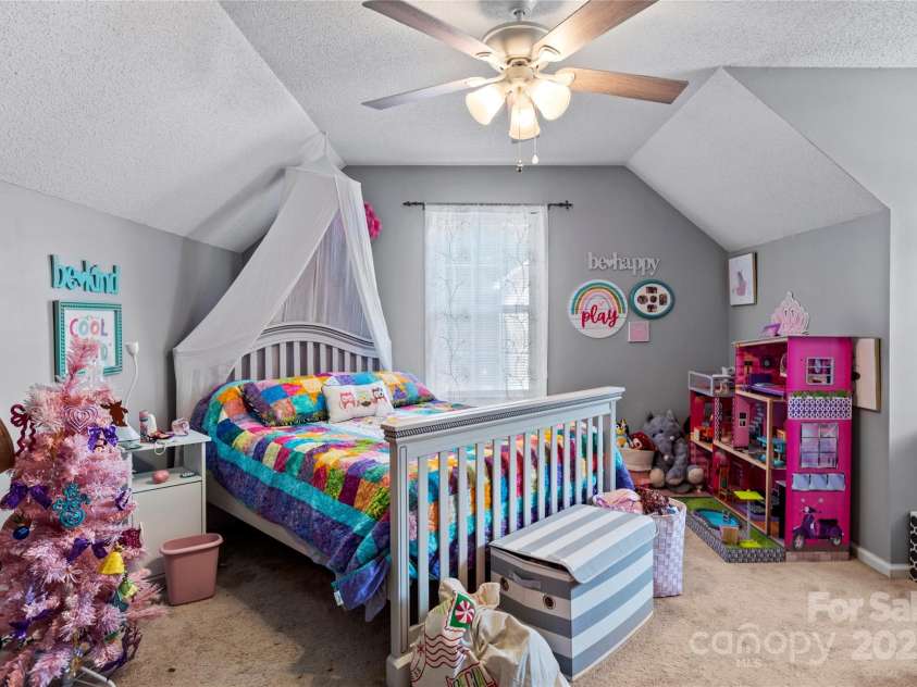 5027 Heidelbury Court, Winston Salem, NC 27106.  MLS# CAR4287371, YatesRealty ID 32423. 