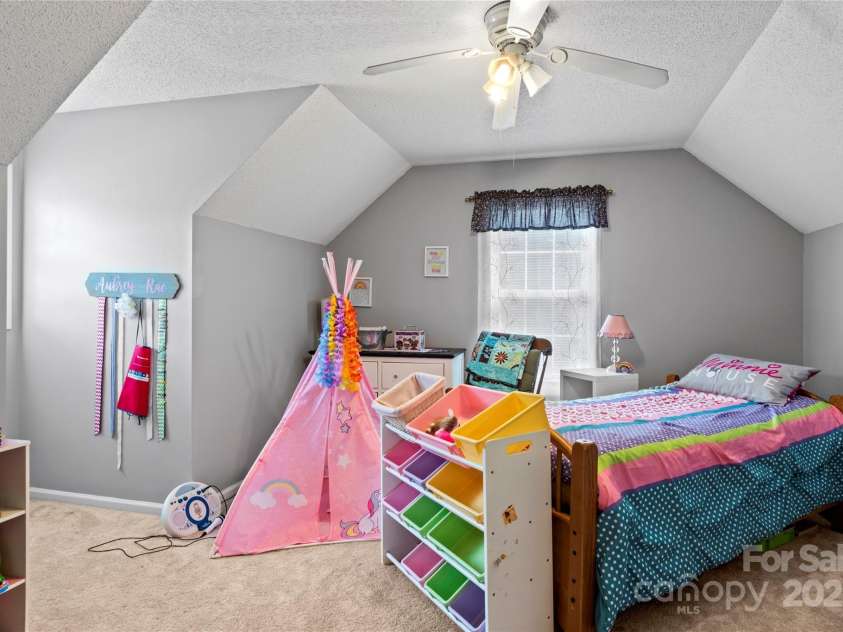 5027 Heidelbury Court, Winston Salem, NC 27106.  MLS# CAR4287371, YatesRealty ID 32423. 