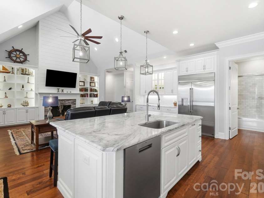 5426 Baker Lane, Lake Wylie, SC 29710.  MLS# CAR4394632, YatesRealty ID 32423. 