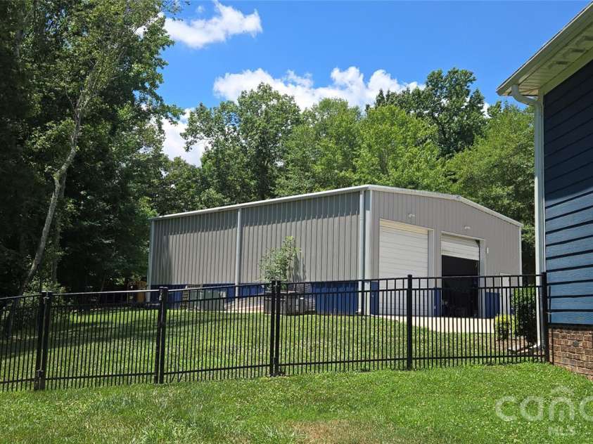 5426 Baker Lane, Lake Wylie, SC 29710.  MLS# CAR4394632, YatesRealty ID 32423. 