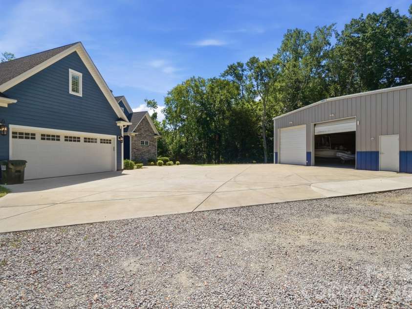 5426 Baker Lane, Lake Wylie, SC 29710.  MLS# CAR4394632, YatesRealty ID 32423. 