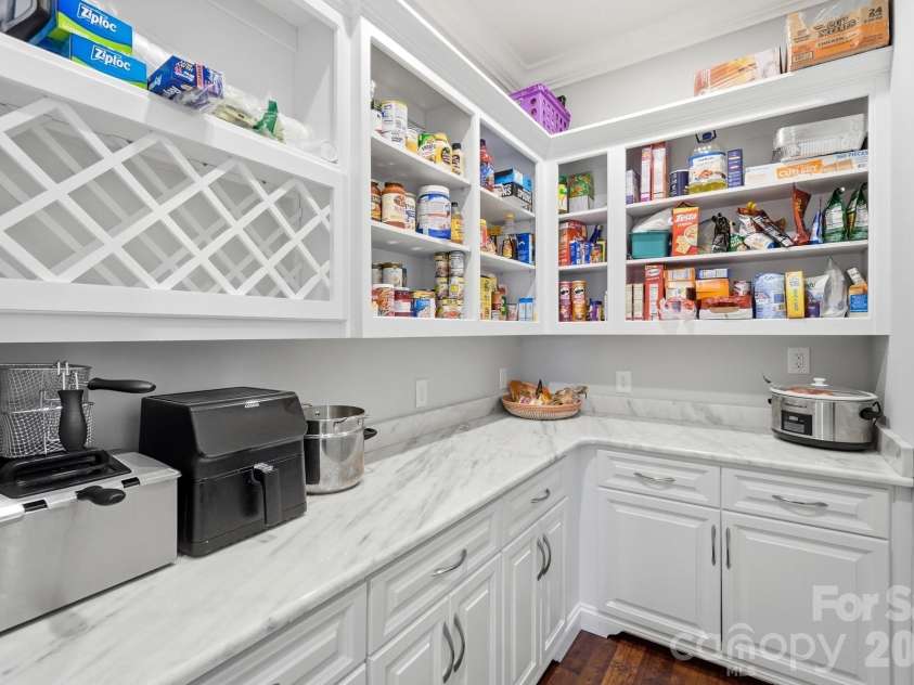 5426 Baker Lane, Lake Wylie, SC 29710.  MLS# CAR4394632, YatesRealty ID 32423. Pantry!