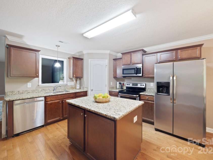 587 Kelly Road, York, SC 29745.  MLS# CAR4284169, YatesRealty ID 32424. 