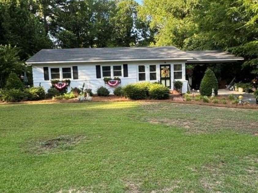 606 Pine Lane, Wadesboro, NC 28170.  MLS# CAR4396579, YatesRealty ID 32424. Front View