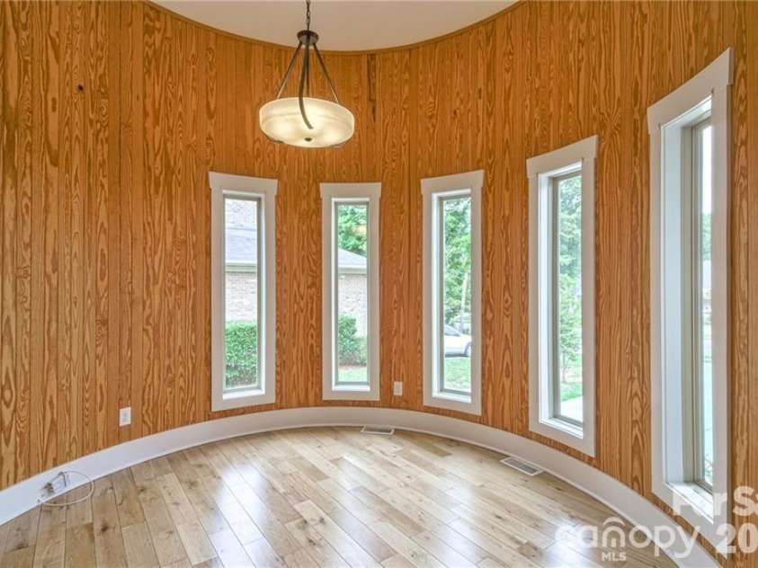 10136 Fairlea Drive, Charlotte, NC 28269.  MLS# CAR4396376, YatesRealty ID 32425. 