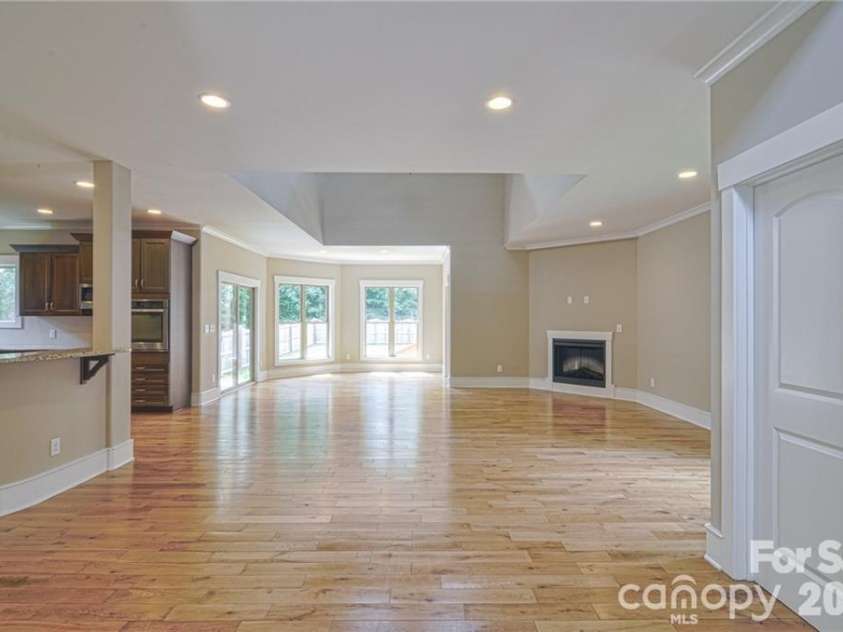 10136 Fairlea Drive, Charlotte, NC 28269.  MLS# CAR4396376, YatesRealty ID 32425. 