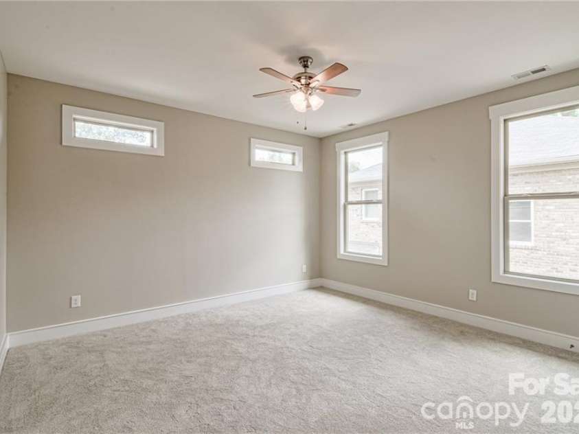 10136 Fairlea Drive, Charlotte, NC 28269.  MLS# CAR4396376, YatesRealty ID 32425. 