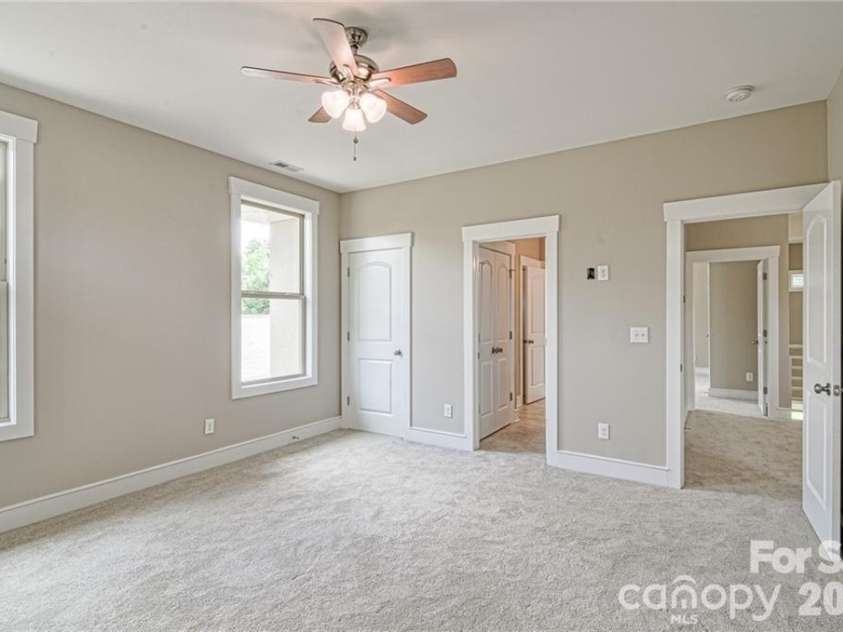 10136 Fairlea Drive, Charlotte, NC 28269.  MLS# CAR4396376, YatesRealty ID 32425. 