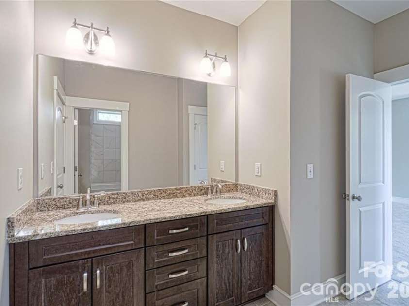 10136 Fairlea Drive, Charlotte, NC 28269.  MLS# CAR4396376, YatesRealty ID 32425. 