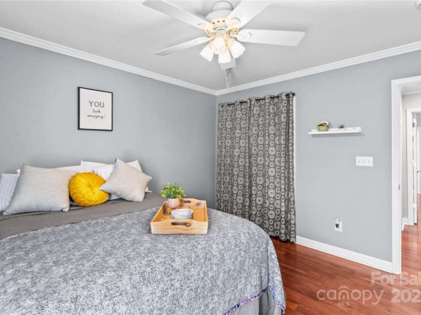 1829 Kenmore Drive, Statesville, NC 28625.  MLS# CAR4291283, YatesRealty ID 32425. 