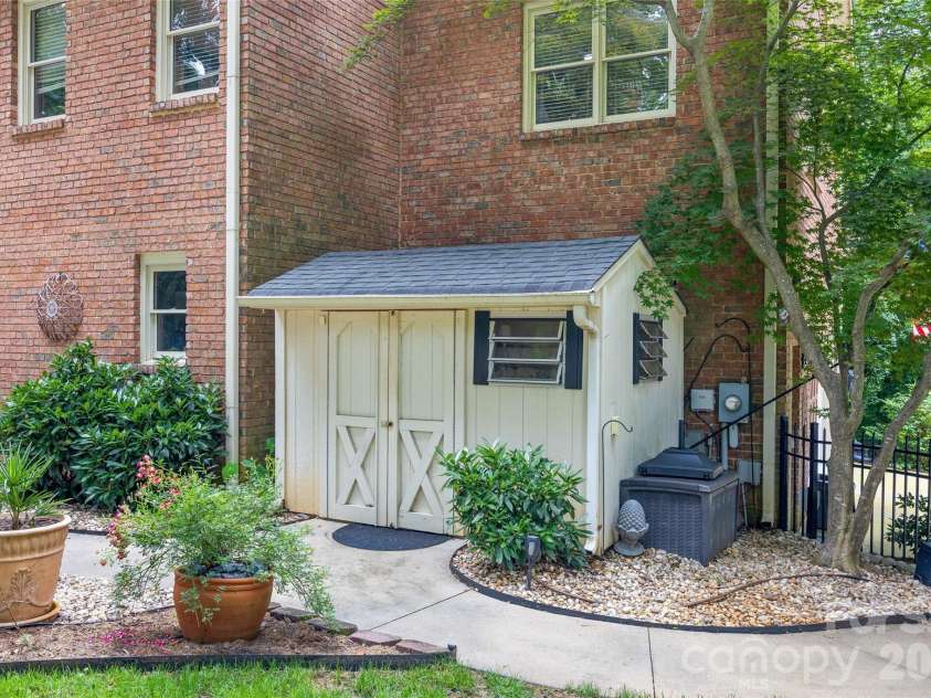 4709 Coburn Court, Charlotte, NC 28277.  MLS# CAR4388475, YatesRealty ID 32426. 