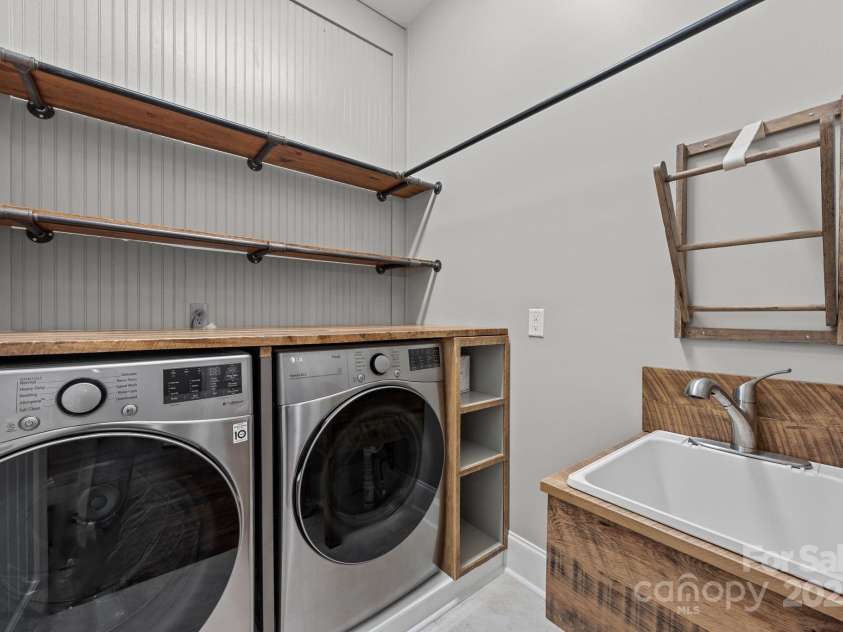 743 Bluff Loop Road, Rock Hill, SC 29730.  MLS# CAR4290643, YatesRealty ID 32426. Laundry Room