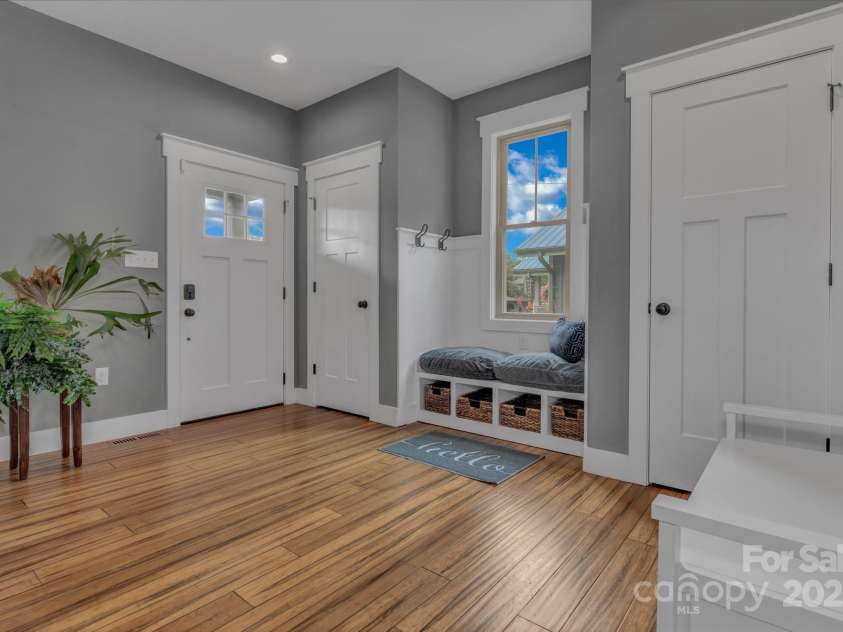 183 Swannanoa Avenue, Asheville, NC 28806.  MLS# CAR4289753, YatesRealty ID 32427. 