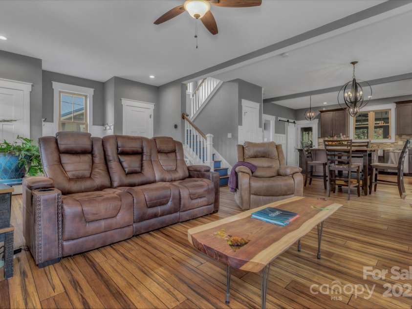 183 Swannanoa Avenue, Asheville, NC 28806.  MLS# CAR4289753, YatesRealty ID 32427. 