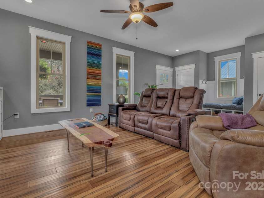 183 Swannanoa Avenue, Asheville, NC 28806.  MLS# CAR4289753, YatesRealty ID 32427. 