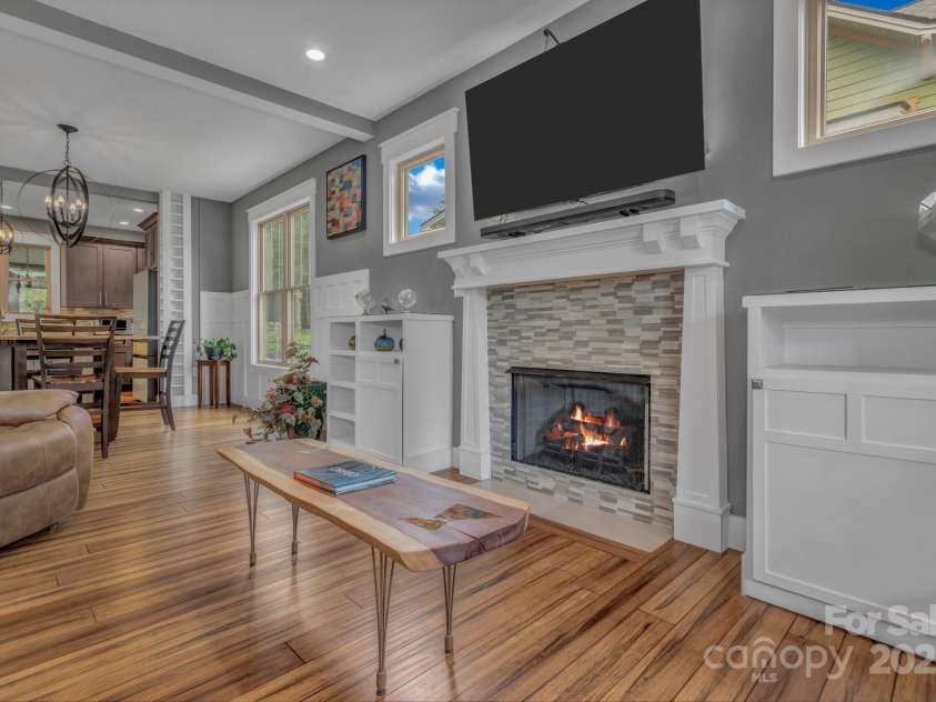 183 Swannanoa Avenue, Asheville, NC 28806.  MLS# CAR4289753, YatesRealty ID 32427. 