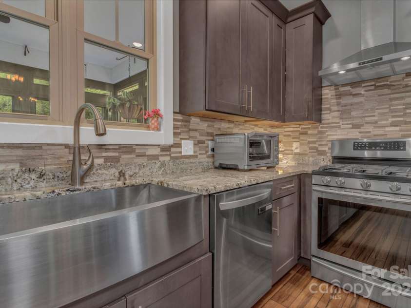 183 Swannanoa Avenue, Asheville, NC 28806.  MLS# CAR4289753, YatesRealty ID 32427. 