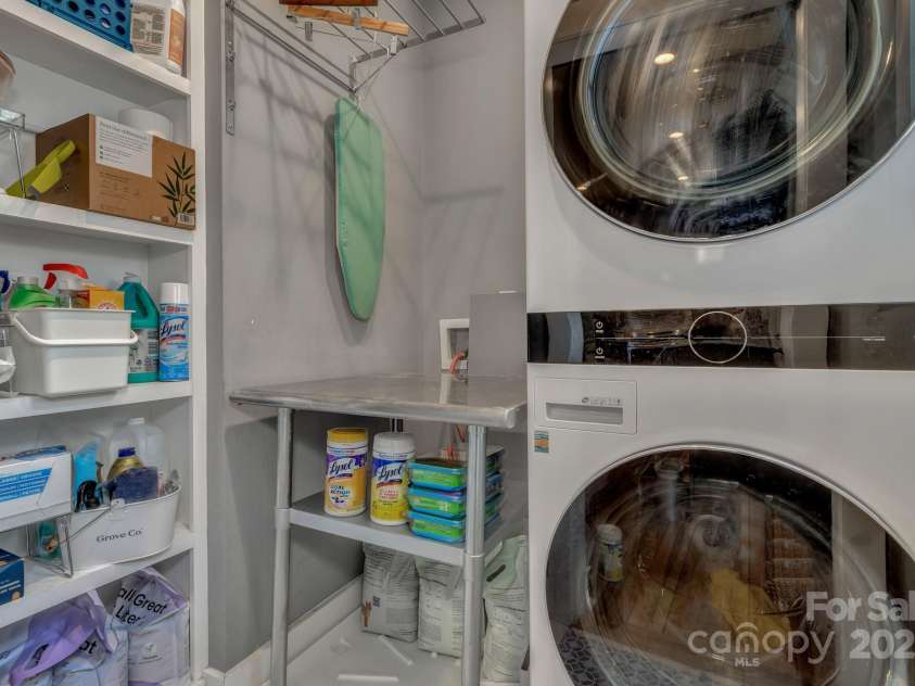 183 Swannanoa Avenue, Asheville, NC 28806.  MLS# CAR4289753, YatesRealty ID 32427. 