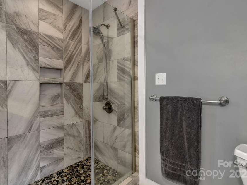 183 Swannanoa Avenue, Asheville, NC 28806.  MLS# CAR4289753, YatesRealty ID 32427. 