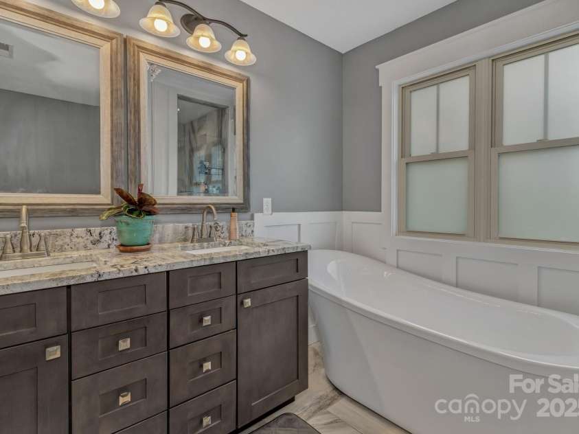 183 Swannanoa Avenue, Asheville, NC 28806.  MLS# CAR4289753, YatesRealty ID 32427. 