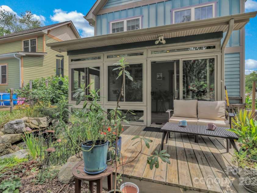 183 Swannanoa Avenue, Asheville, NC 28806.  MLS# CAR4289753, YatesRealty ID 32427. 