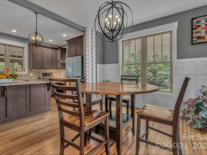 183 Swannanoa Avenue, Asheville, NC 28806.  MLS# CAR4325882, YatesRealty ID 32427. 