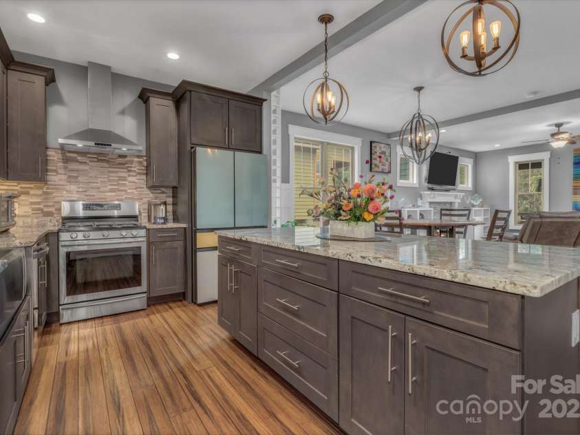 183 Swannanoa Avenue, Asheville, NC 28806.  MLS# CAR4325882, YatesRealty ID 32427. 