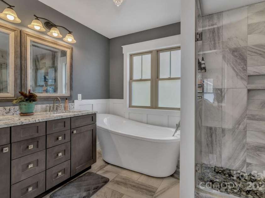 183 Swannanoa Avenue, Asheville, NC 28806.  MLS# CAR4325882, YatesRealty ID 32427. 