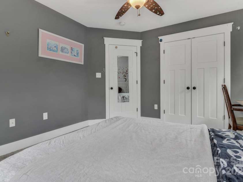 183 Swannanoa Avenue, Asheville, NC 28806.  MLS# CAR4325882, YatesRealty ID 32427. 