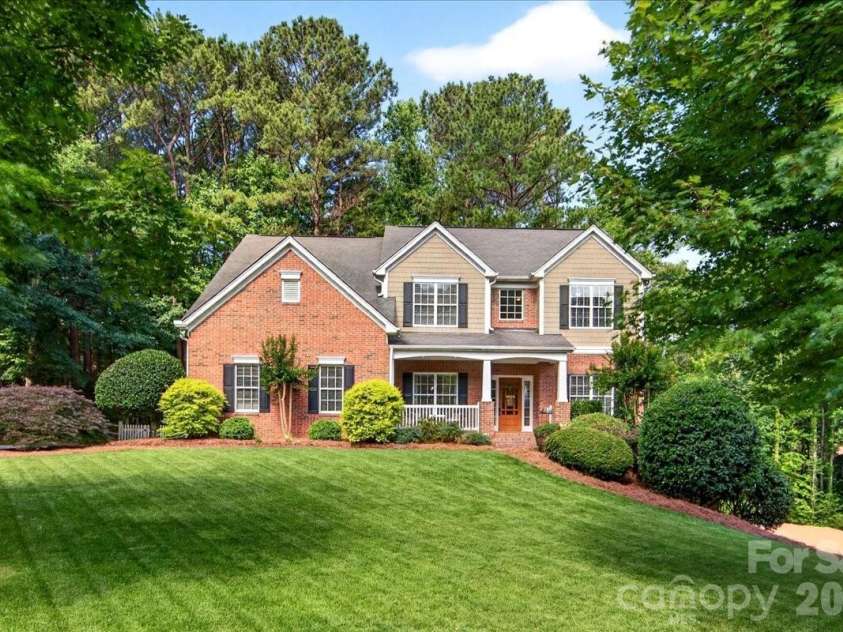 12023 Overlook Mountain Drive, Charlotte, NC 28216.  MLS# CAR4388070, YatesRealty ID 32428. 