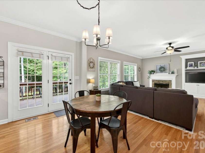 12023 Overlook Mountain Drive, Charlotte, NC 28216.  MLS# CAR4388070, YatesRealty ID 32428. 