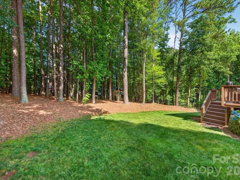 12023 Overlook Mountain Drive, Charlotte, NC 28216.  MLS# CAR4388070, YatesRealty ID 32428. Fully fenced backyard
