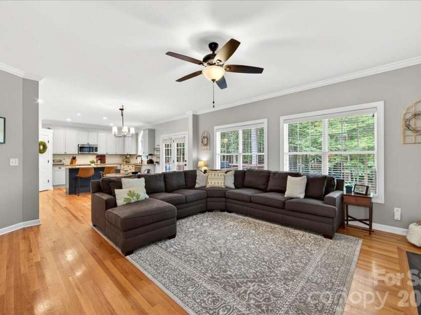 12023 Overlook Mountain Drive, Charlotte, NC 28216.  MLS# CAR4388070, YatesRealty ID 32428. Living room