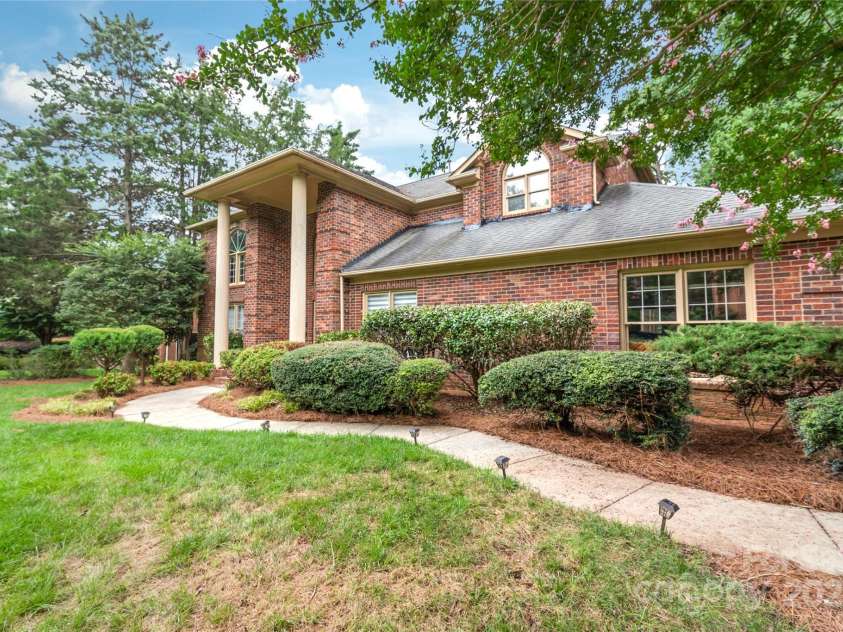8600 Brownes Pond Lane, Charlotte, NC 28277.  MLS# CAR4284781, YatesRealty ID 32428. 