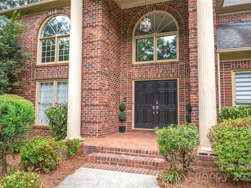 8600 Brownes Pond Lane, Charlotte, NC 28277.  MLS# CAR4284781, YatesRealty ID 32428. 
