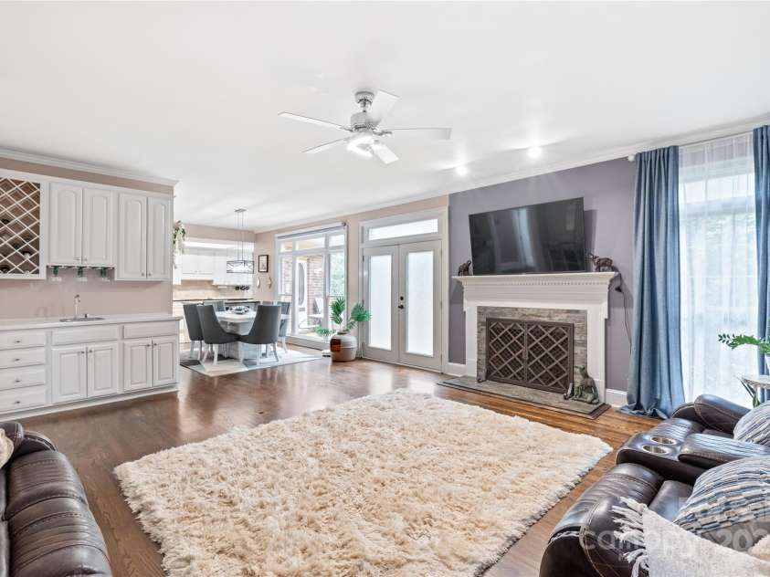 8600 Brownes Pond Lane, Charlotte, NC 28277.  MLS# CAR4284781, YatesRealty ID 32428. 