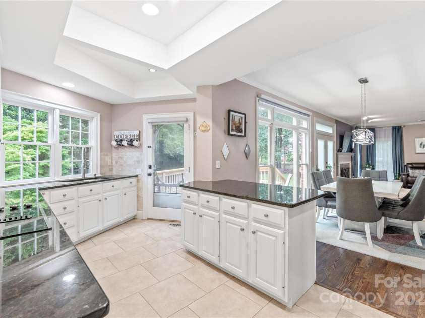 8600 Brownes Pond Lane, Charlotte, NC 28277.  MLS# CAR4284781, YatesRealty ID 32428. 
