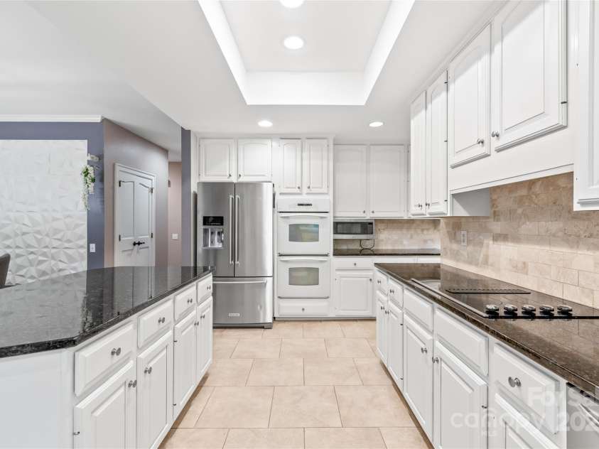 8600 Brownes Pond Lane, Charlotte, NC 28277.  MLS# CAR4284781, YatesRealty ID 32428. 