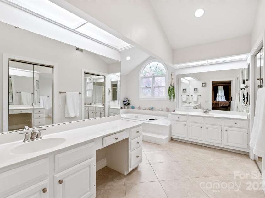 8600 Brownes Pond Lane, Charlotte, NC 28277.  MLS# CAR4284781, YatesRealty ID 32428. 