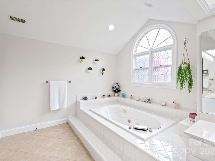 8600 Brownes Pond Lane, Charlotte, NC 28277.  MLS# CAR4284781, YatesRealty ID 32428. 